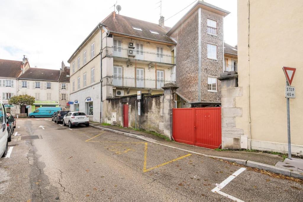 Superbe Appartement Avec Parking Gratuit Лон-ле-Сонье Экстерьер фото