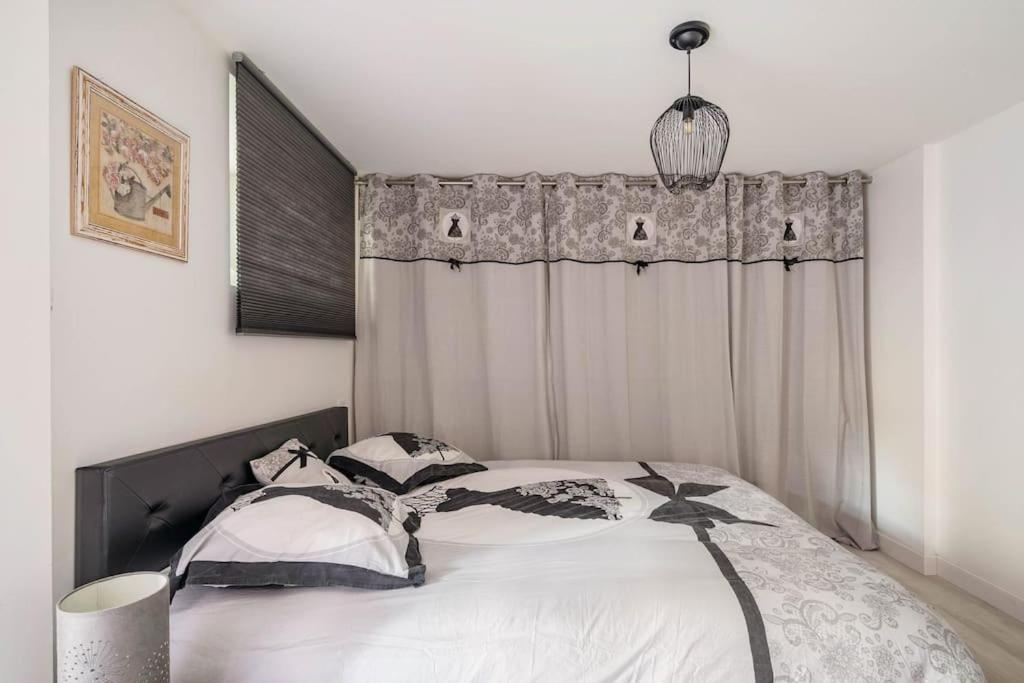 Superbe Appartement Avec Parking Gratuit Лон-ле-Сонье Экстерьер фото