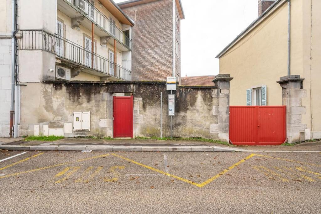 Superbe Appartement Avec Parking Gratuit Лон-ле-Сонье Экстерьер фото