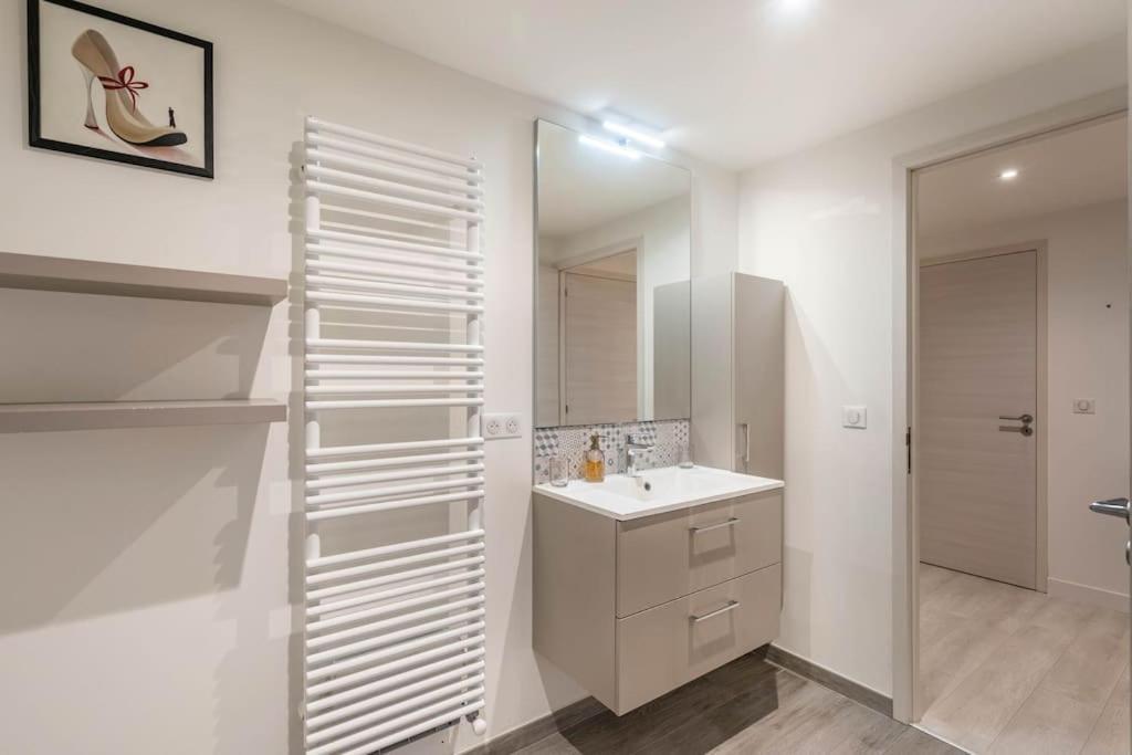 Superbe Appartement Avec Parking Gratuit Лон-ле-Сонье Экстерьер фото